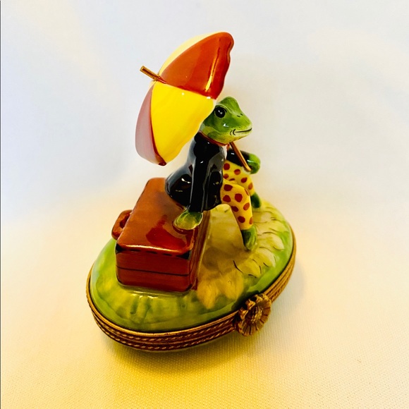 Limoges Frog with an Umbrella - Picture 3 of 5